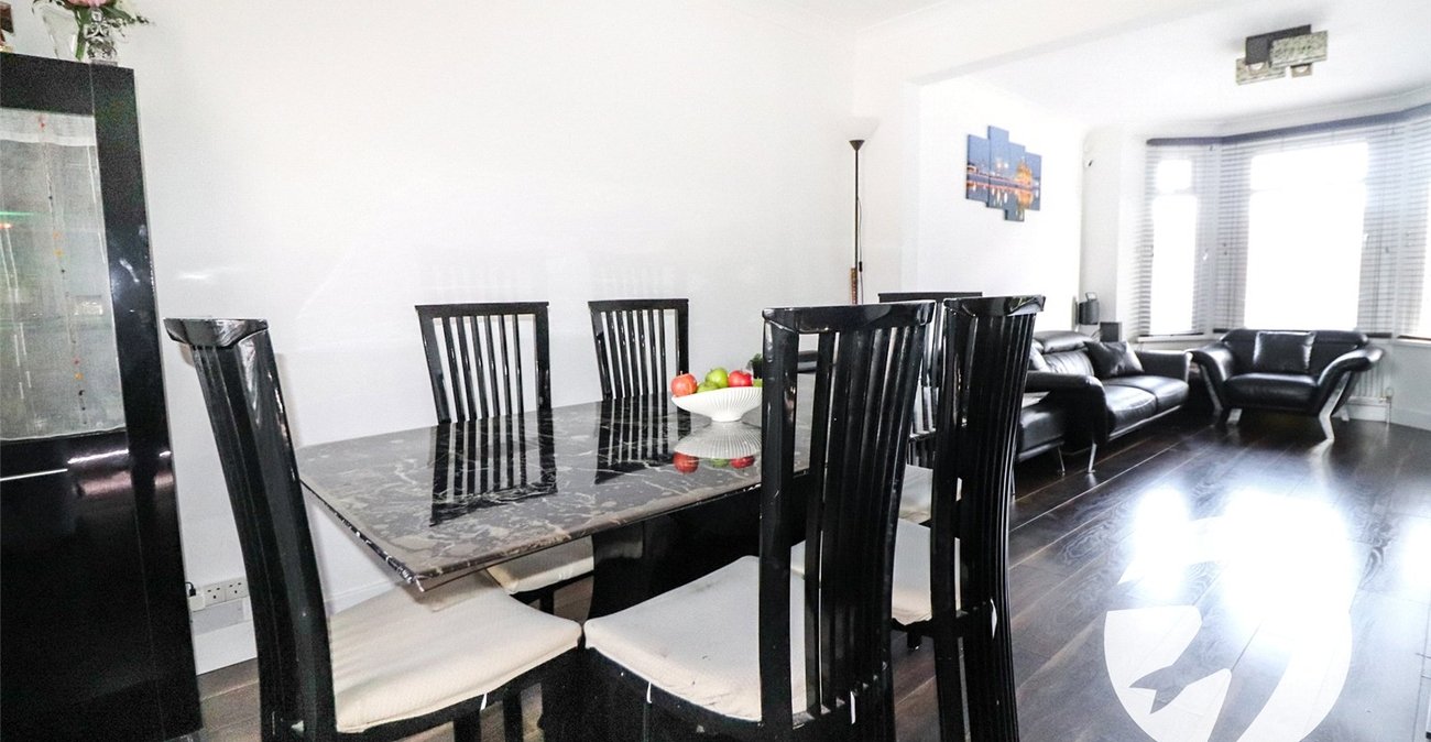 3 bedroom house for sale in Erith | Robinson Jackson