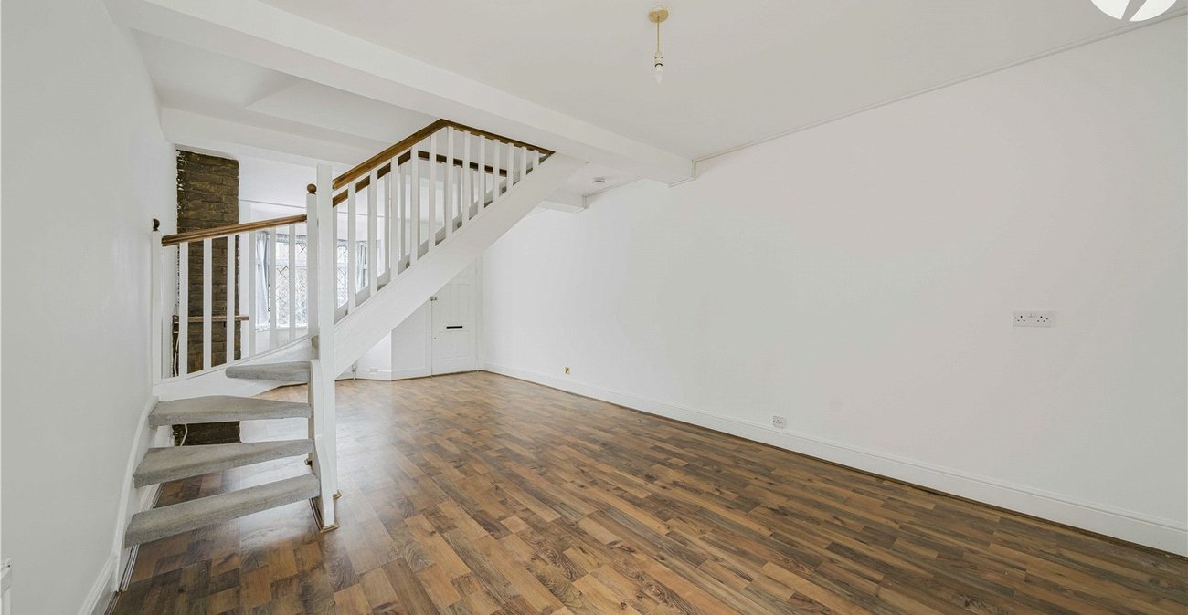 3 bedroom house for sale in Swanscombe | Robinson Jackson