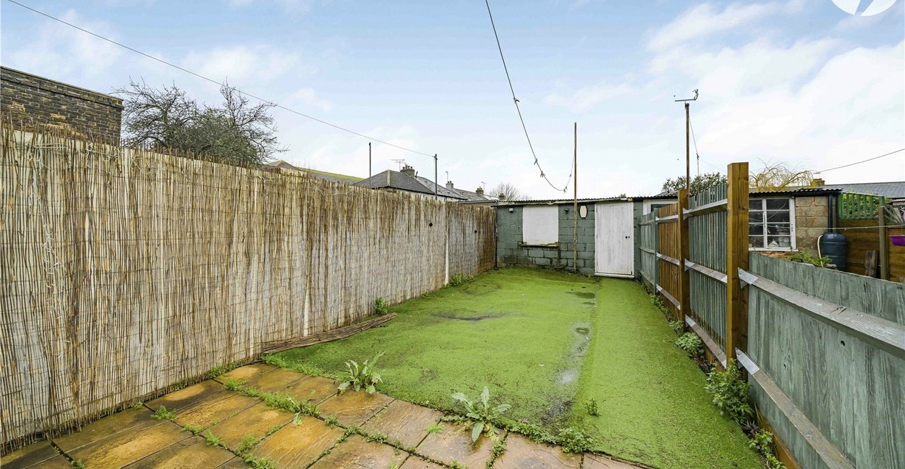 3 bedroom house for sale in Swanscombe | Robinson Jackson