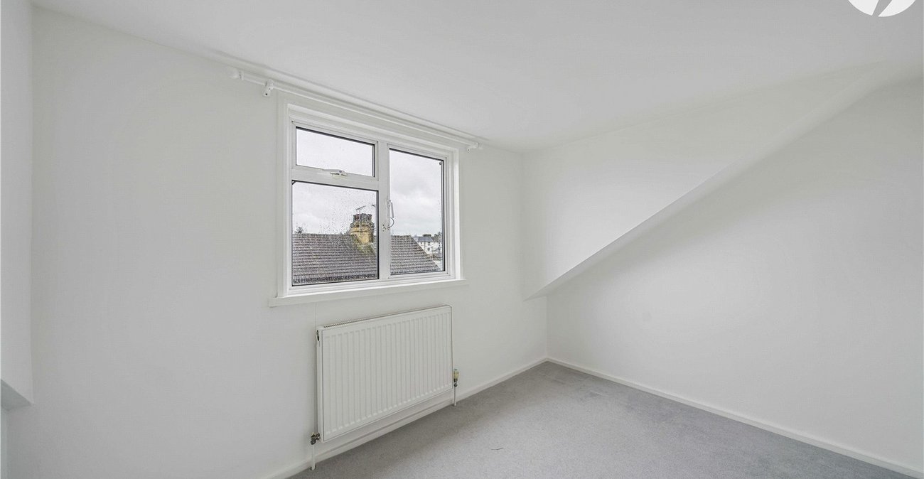 3 bedroom house for sale in Swanscombe | Robinson Jackson