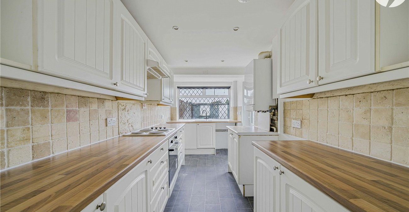 3 bedroom house for sale in Swanscombe | Robinson Jackson