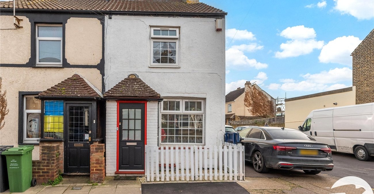 2 bedroom house for sale in Swanscombe | Robinson Jackson