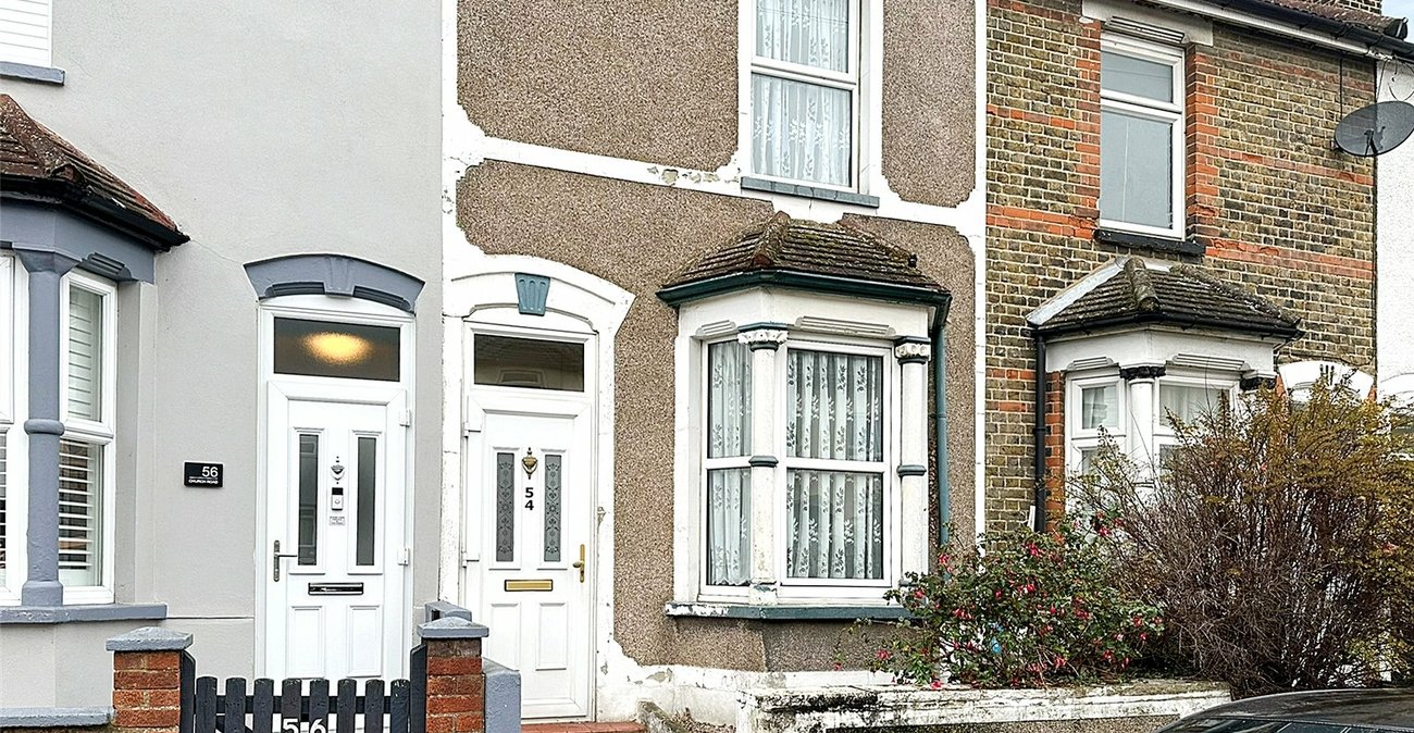 2 bedroom house for sale in Swanscombe | Robinson Jackson