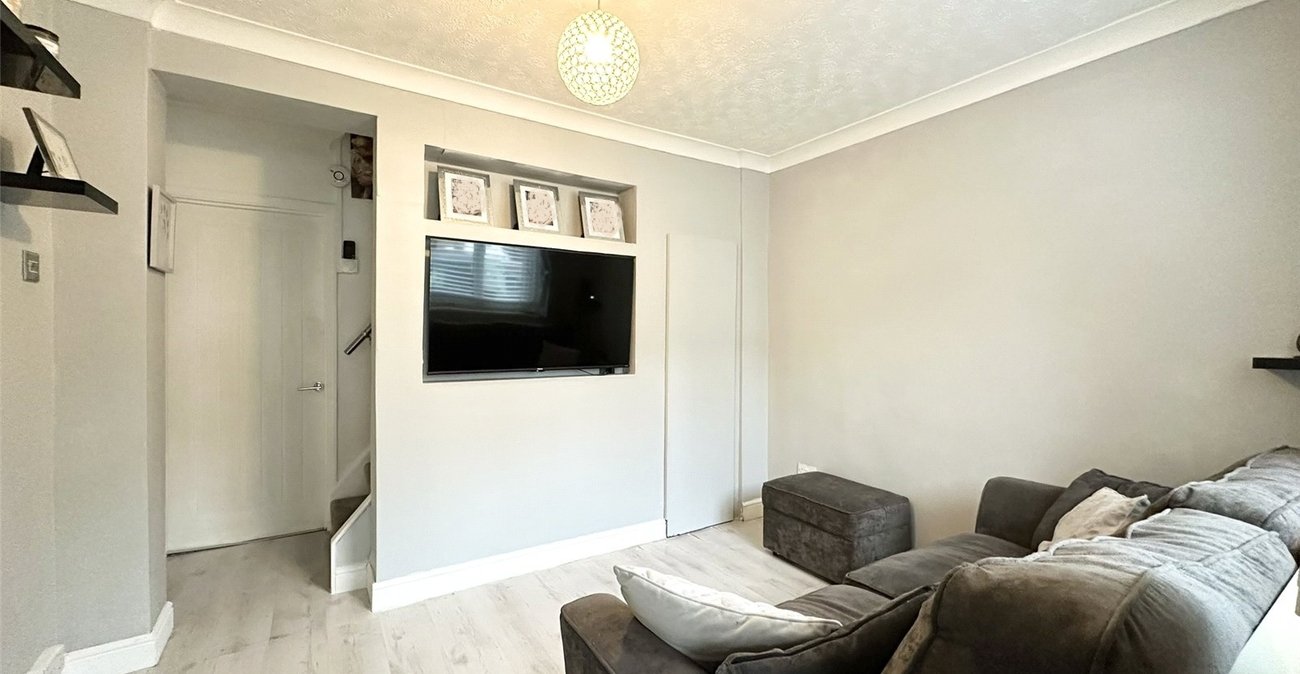 2 bedroom house for sale in Swanscombe | Robinson Jackson