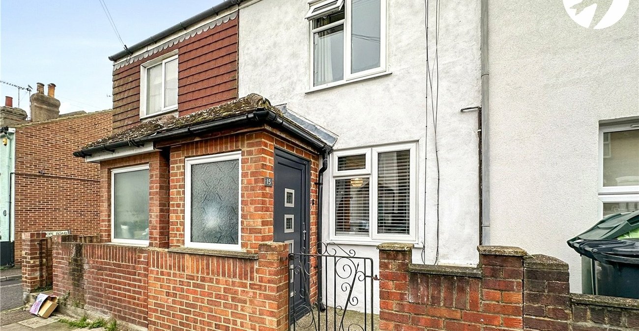 2 bedroom house for sale in Swanscombe | Robinson Jackson