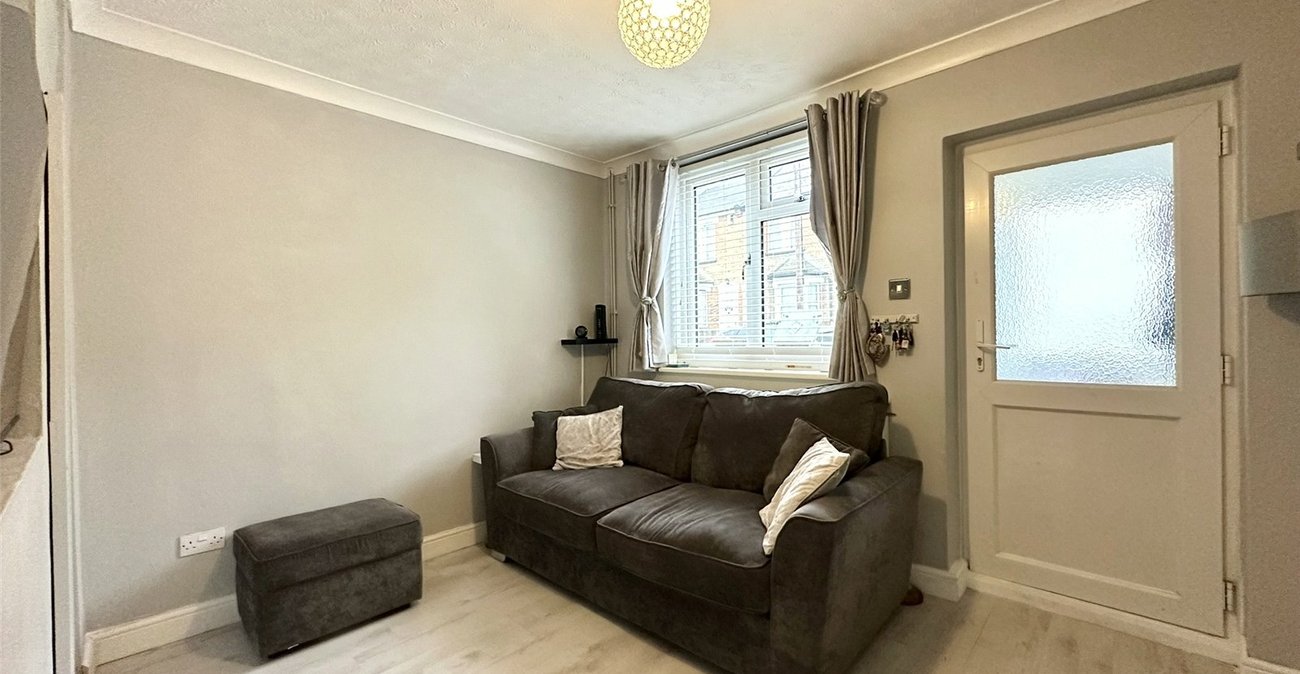 2 bedroom house for sale in Swanscombe | Robinson Jackson