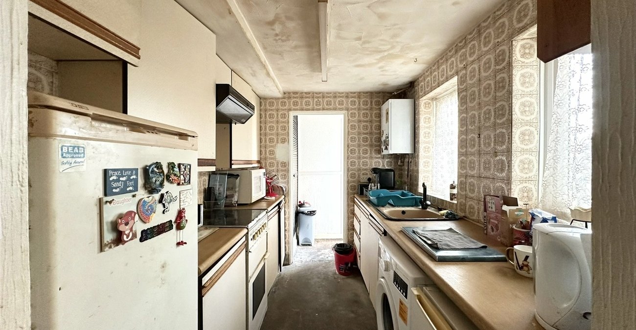 2 bedroom house for sale in Swanscombe | Robinson Jackson