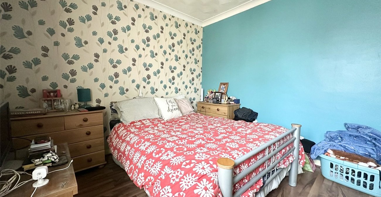 2 bedroom house for sale in Swanscombe | Robinson Jackson