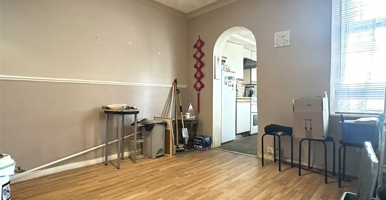 2 bedroom house for sale in Swanscombe | Robinson Jackson