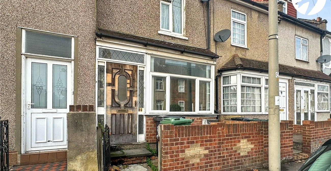 2 bedroom house for sale in Swanscombe | Robinson Jackson