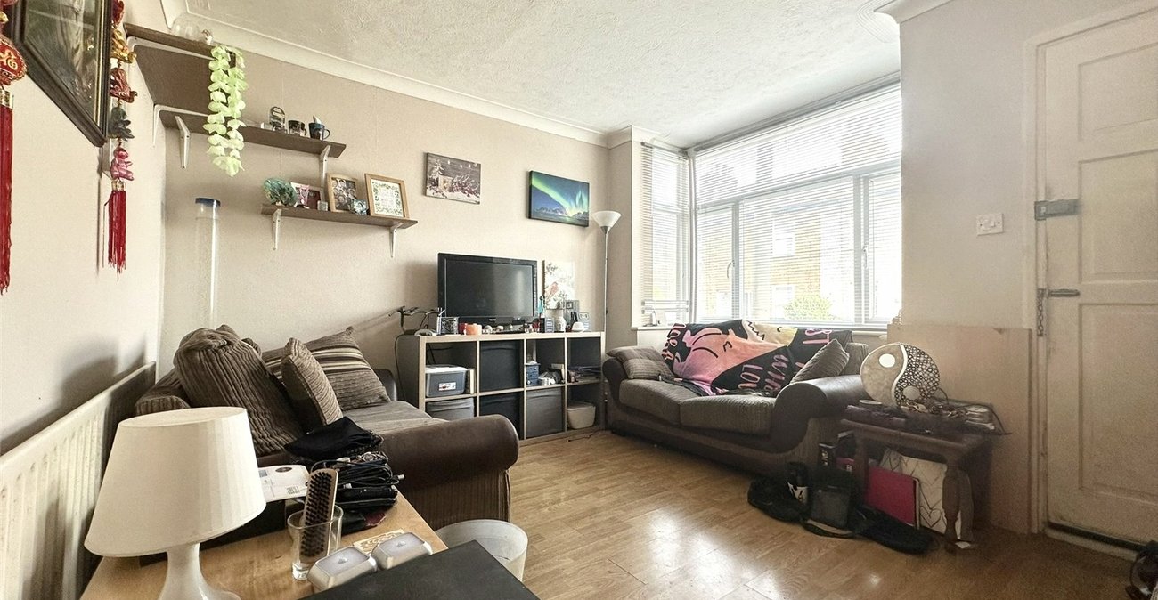 2 bedroom house for sale in Swanscombe | Robinson Jackson