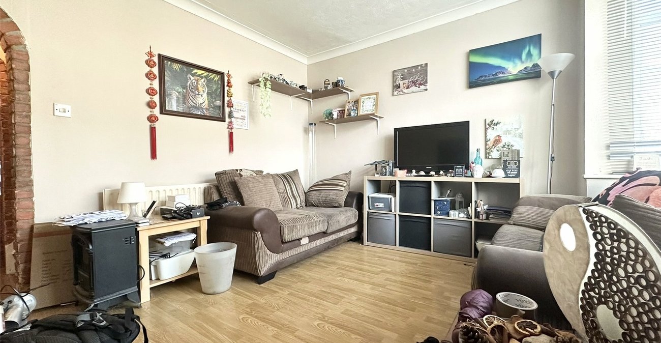 2 bedroom house for sale in Swanscombe | Robinson Jackson