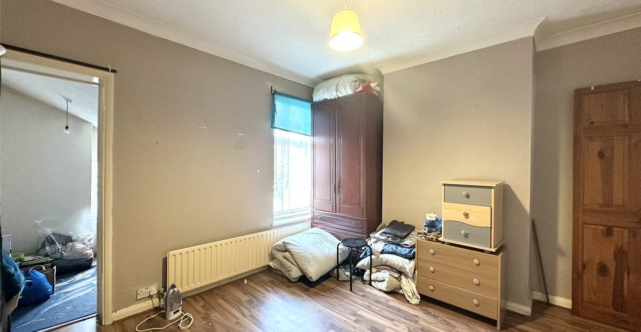 2 bedroom house for sale in Swanscombe | Robinson Jackson