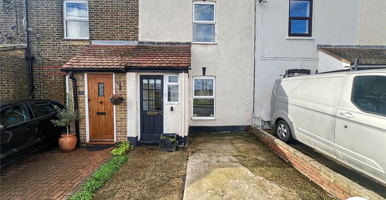 2 bedroom house for sale in Cliffe | Robinson Michael & Jackson