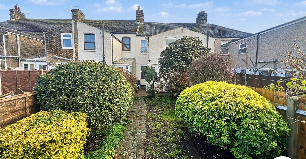 2 bedroom house for sale in Cliffe | Robinson Michael & Jackson