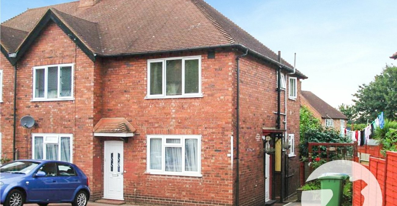 3 bedroom property for sale in London | Robinson Jackson