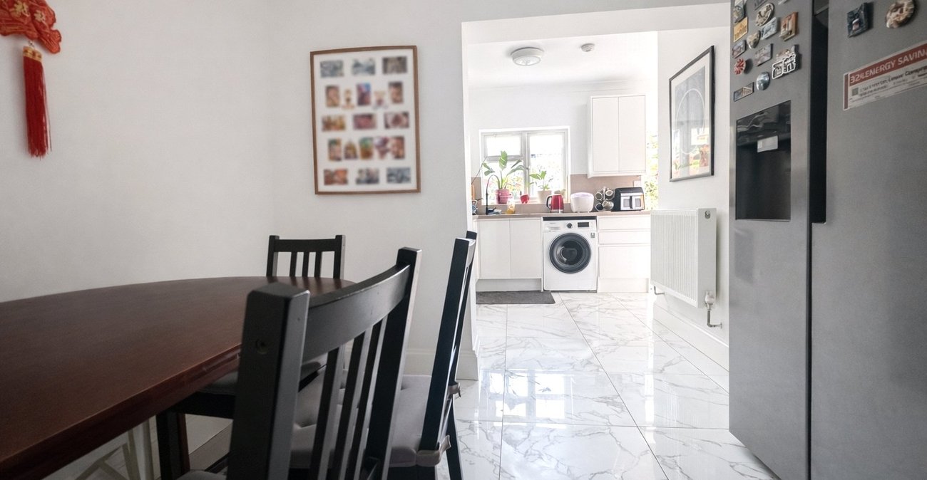 2 bedroom house for sale in Bromley | Robinson Jackson