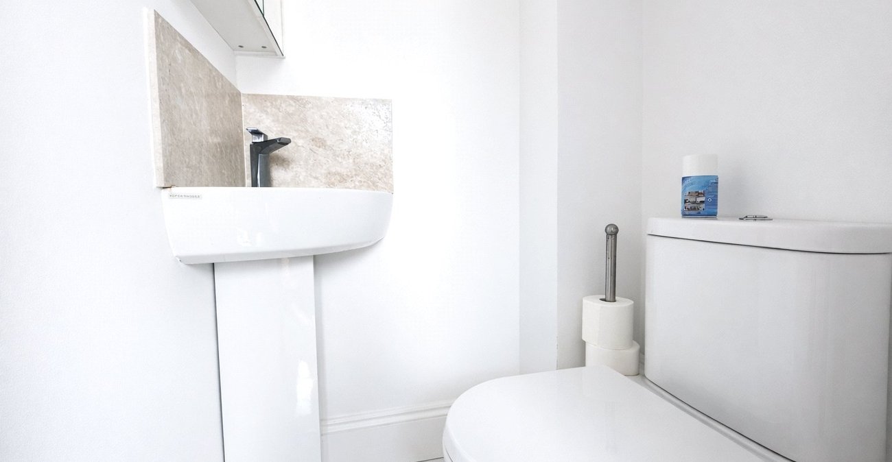 2 bedroom house for sale in Bromley | Robinson Jackson