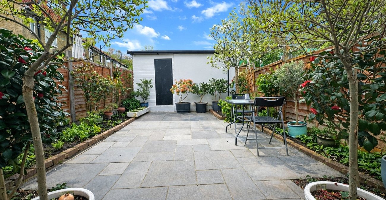 2 bedroom house for sale in Bromley | Robinson Jackson