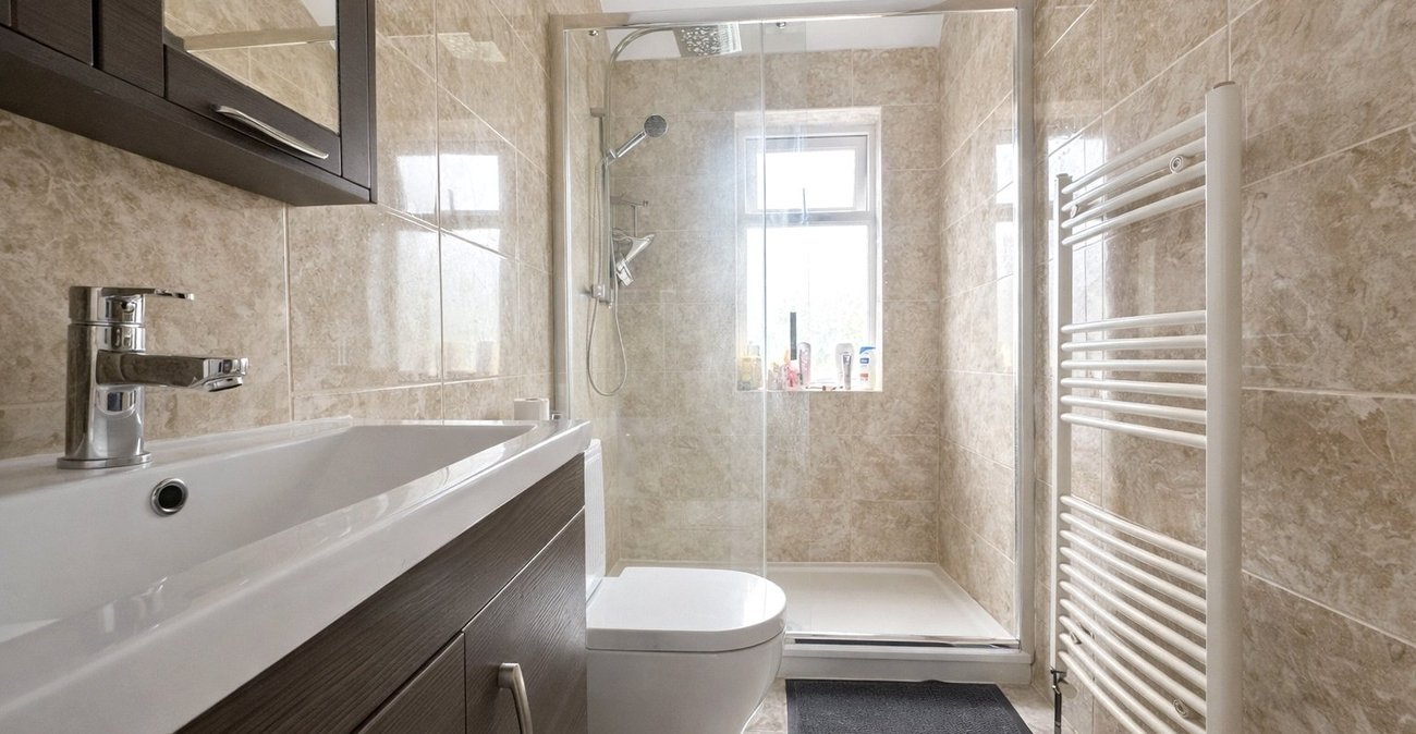 2 bedroom house for sale in Bromley | Robinson Jackson