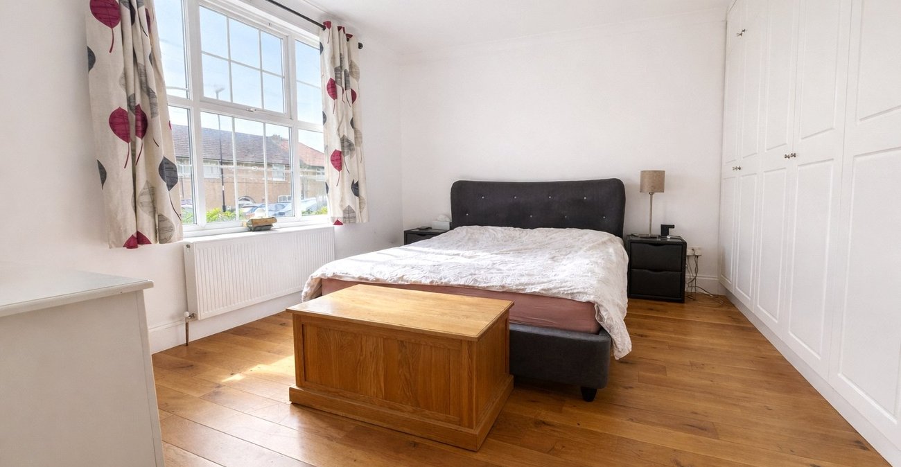 2 bedroom house for sale in Bromley | Robinson Jackson