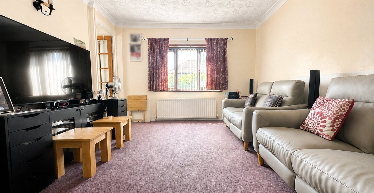 2 bedroom house for sale in Bromley | Robinson Jackson