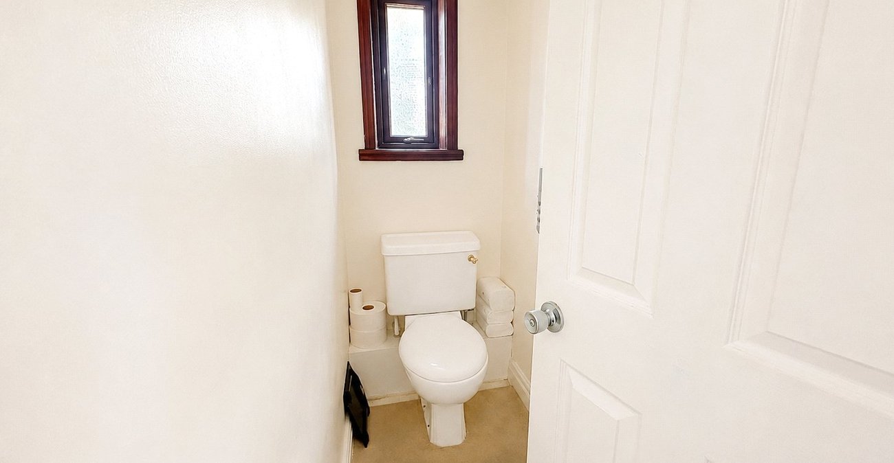 2 bedroom house for sale in Bromley | Robinson Jackson