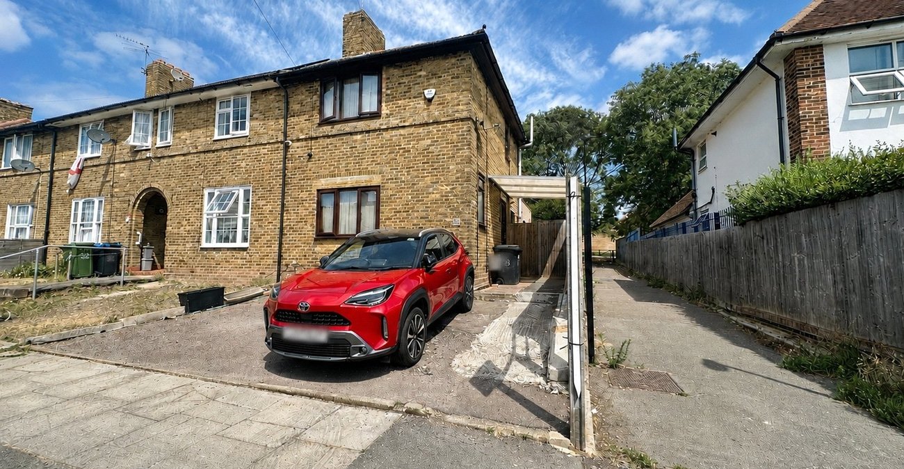 2 bedroom house for sale in Bromley | Robinson Jackson