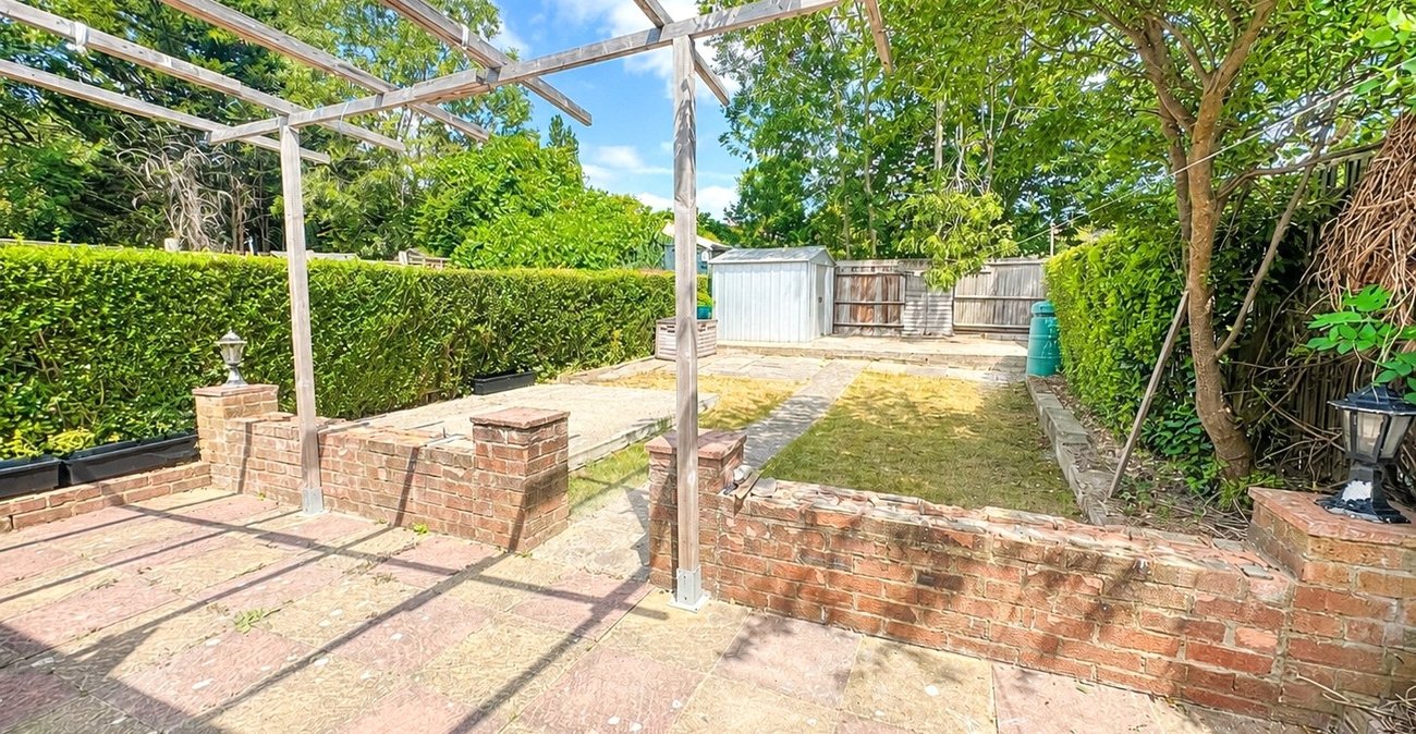 2 bedroom house for sale in Bromley | Robinson Jackson