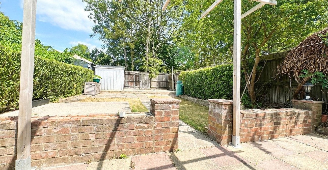 2 bedroom house for sale in Bromley | Robinson Jackson