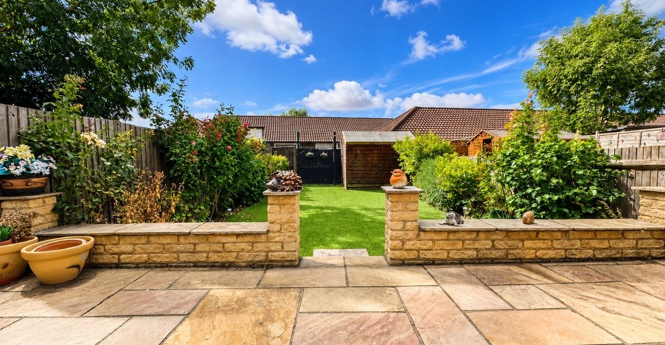 2 bedroom house for sale in Bromley | Robinson Jackson
