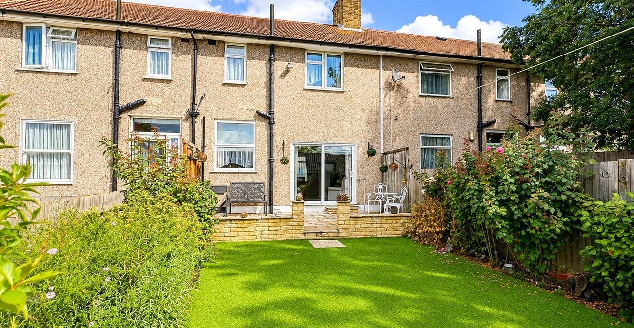 2 bedroom house for sale in Bromley | Robinson Jackson