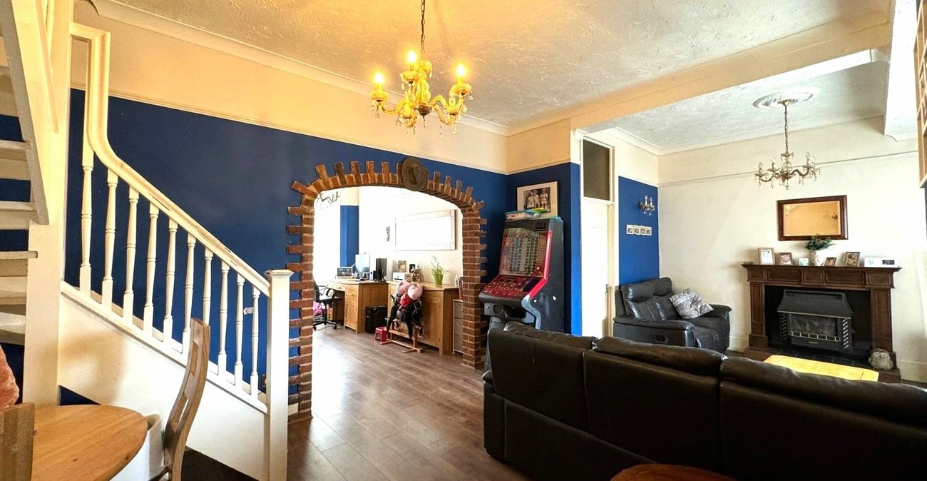 4 bedroom house for sale in South Welling | Robinson Jackson