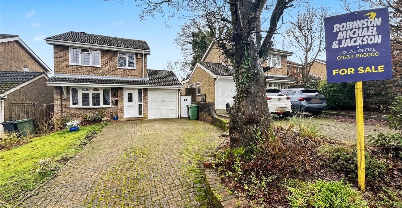 3 bedroom house for sale in Walderslade Woods | Robinson Michael & Jackson