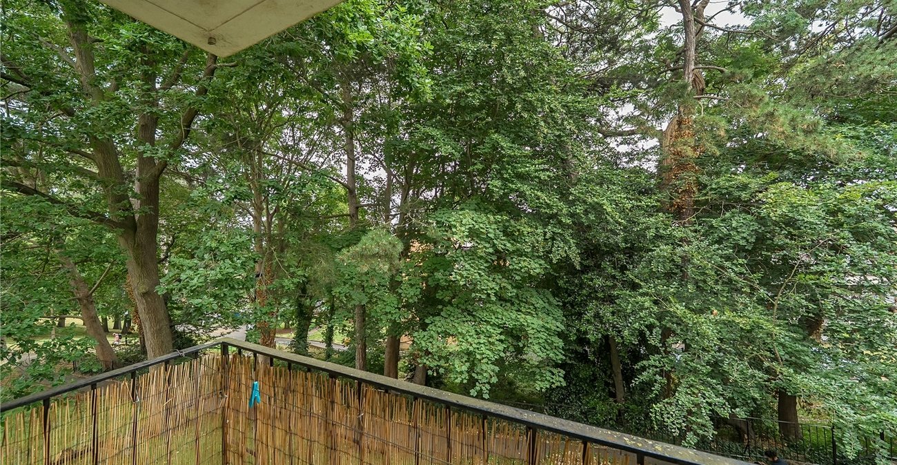 3 bedroom property for sale in Sydenham Hill | Robinson Jackson