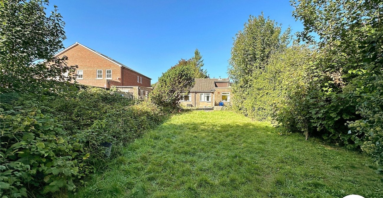 3 bedroom bungalow for sale in Rochester | Robinson Michael & Jackson