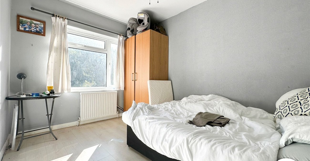 3 bedroom bungalow for sale in Rochester | Robinson Michael & Jackson