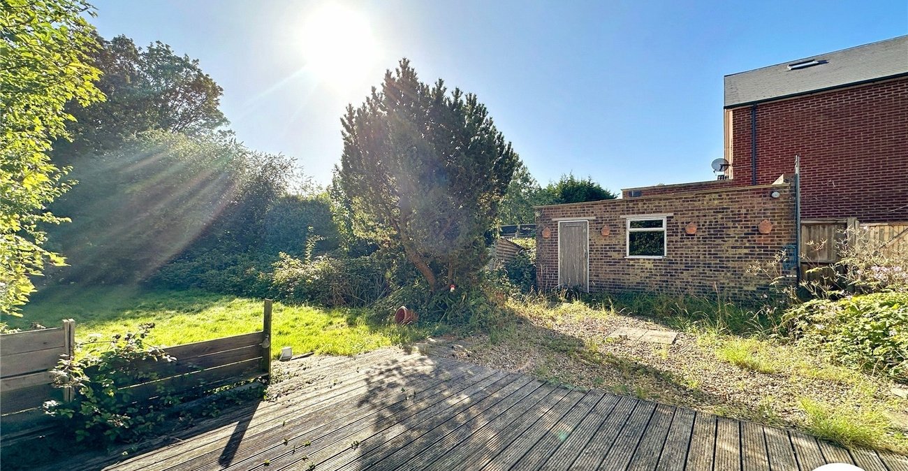 3 bedroom bungalow for sale in Rochester | Robinson Michael & Jackson