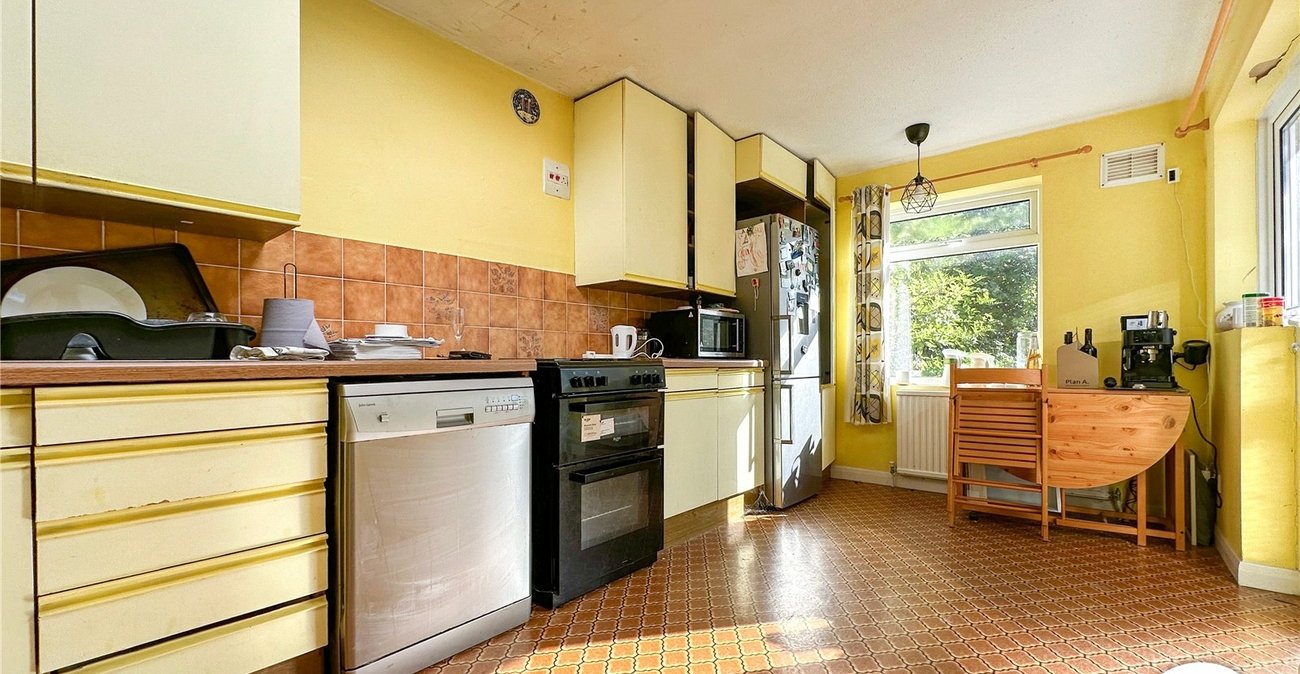 3 bedroom bungalow for sale in Rochester | Robinson Michael & Jackson