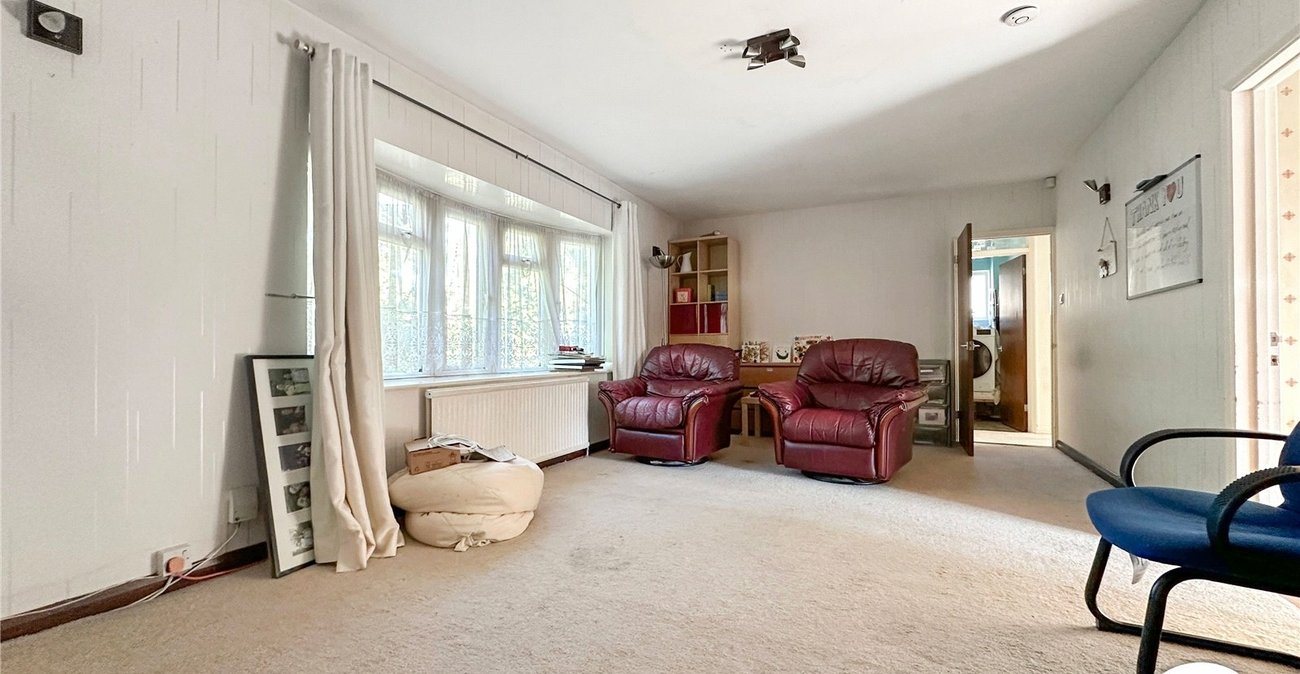 3 bedroom bungalow for sale in Rochester | Robinson Michael & Jackson