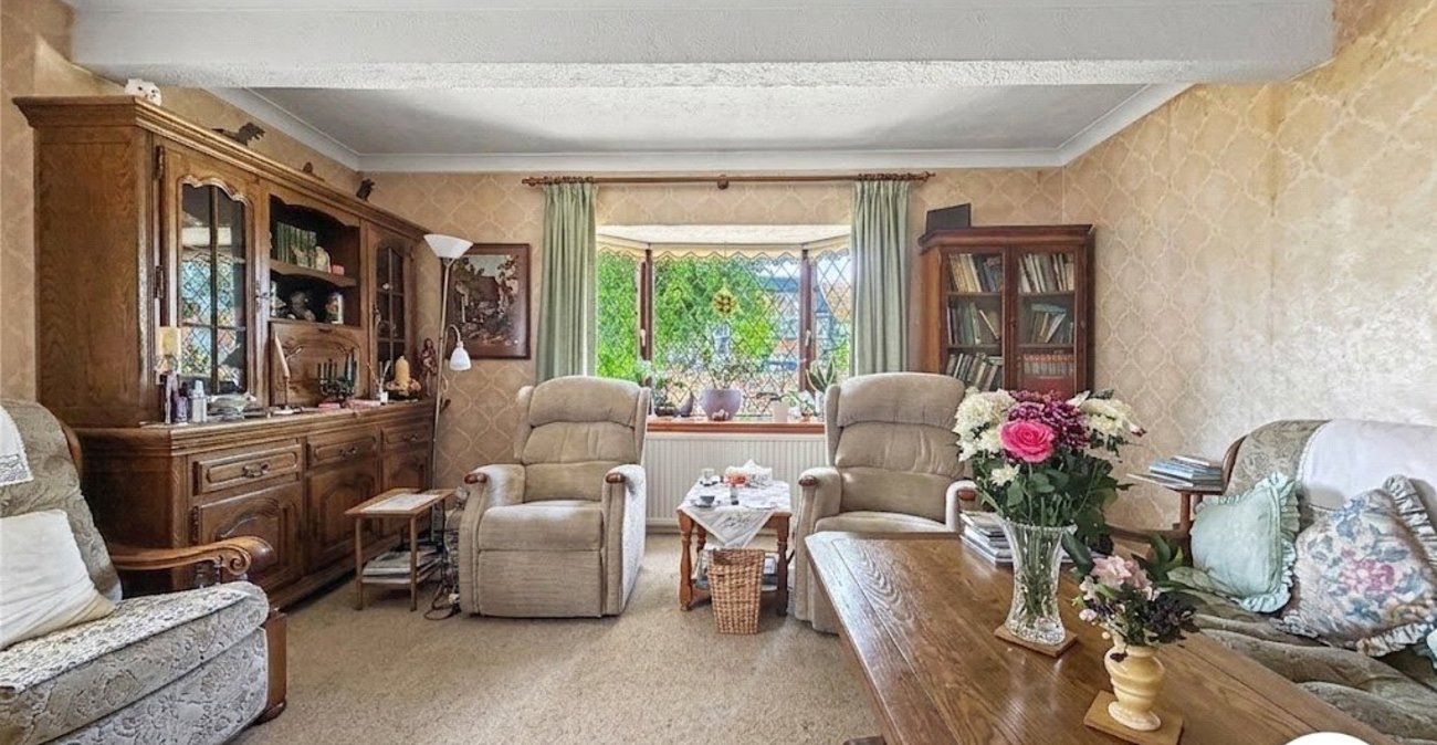 3 bedroom bungalow for sale in Rochester | Robinson Michael & Jackson