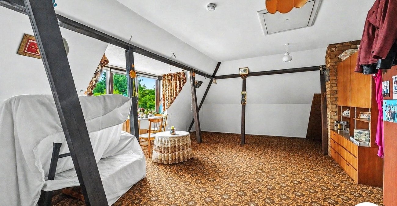 3 bedroom bungalow for sale in Rochester | Robinson Michael & Jackson