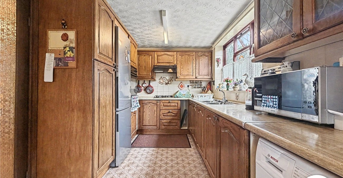 3 bedroom bungalow for sale in Rochester | Robinson Michael & Jackson