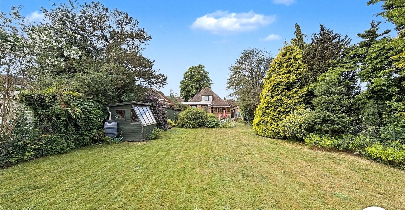 3 bedroom bungalow for sale in Rochester | Robinson Michael & Jackson