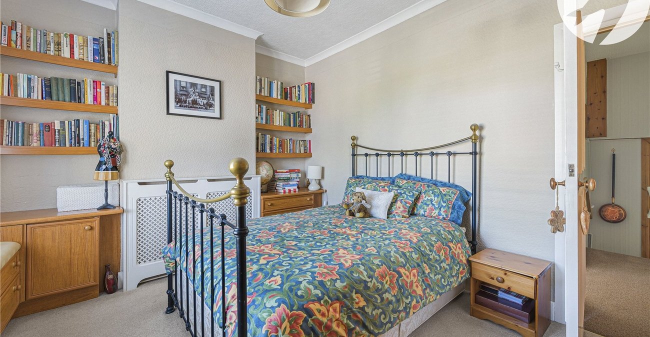 2 bedroom house for sale in Hextable | Robinson Jackson