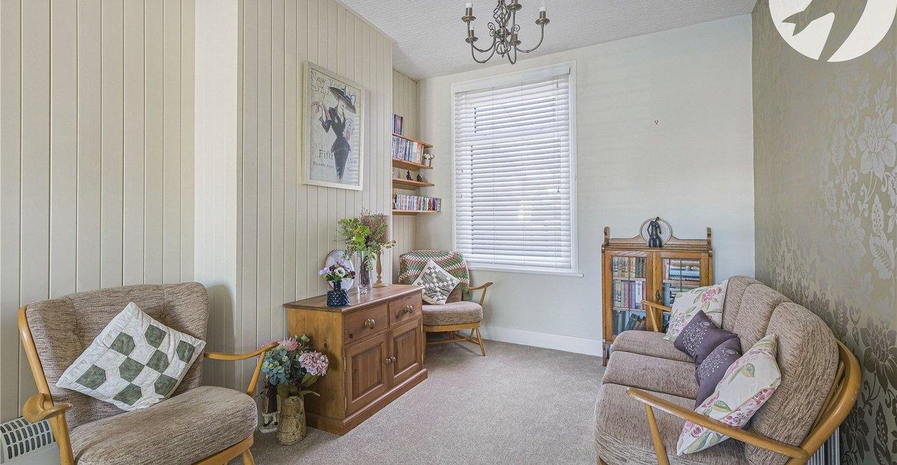 2 bedroom house for sale in Hextable | Robinson Jackson