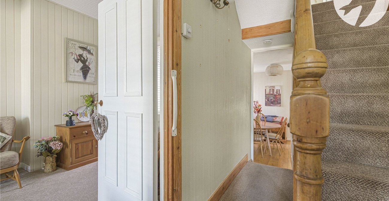 2 bedroom house for sale in Hextable | Robinson Jackson