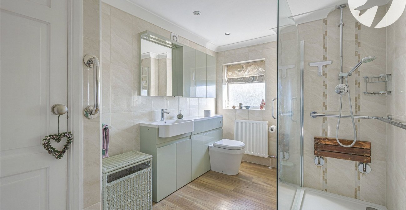 2 bedroom house for sale in Hextable | Robinson Jackson