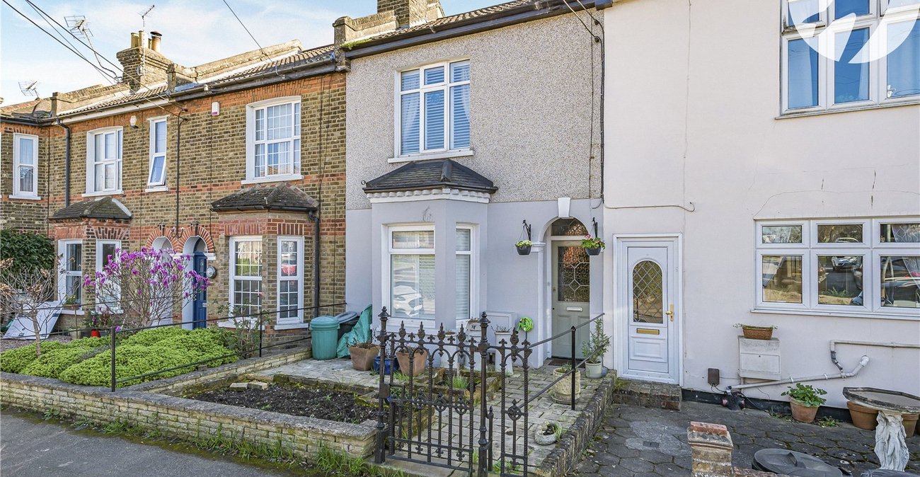 2 bedroom house for sale in Hextable | Robinson Jackson