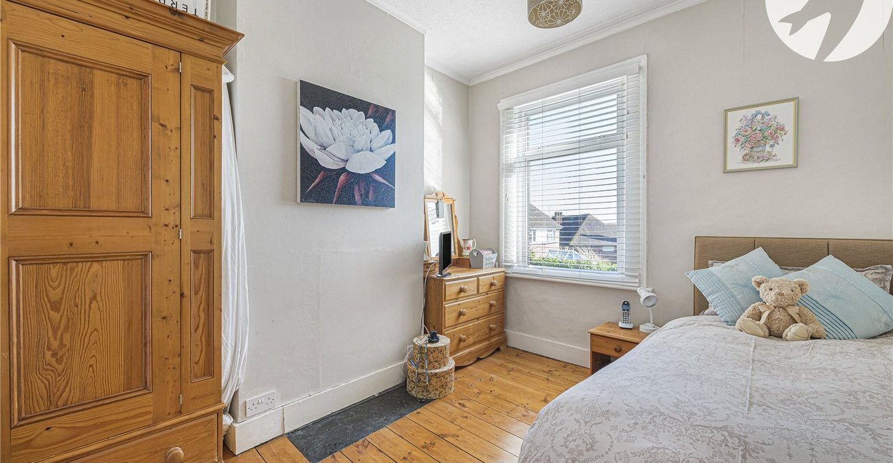 2 bedroom house for sale in Hextable | Robinson Jackson